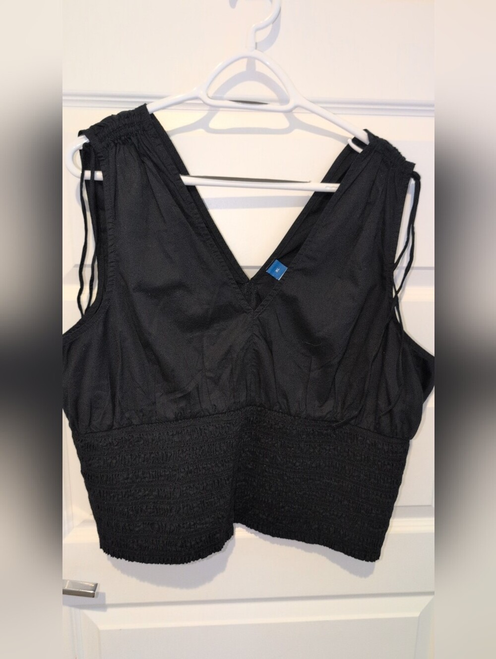 Old Navy Black V-Neck Smocked Crop Top